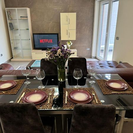 טיראנה Diem Apartment Near Pazari I Ri מראה חיצוני תמונה